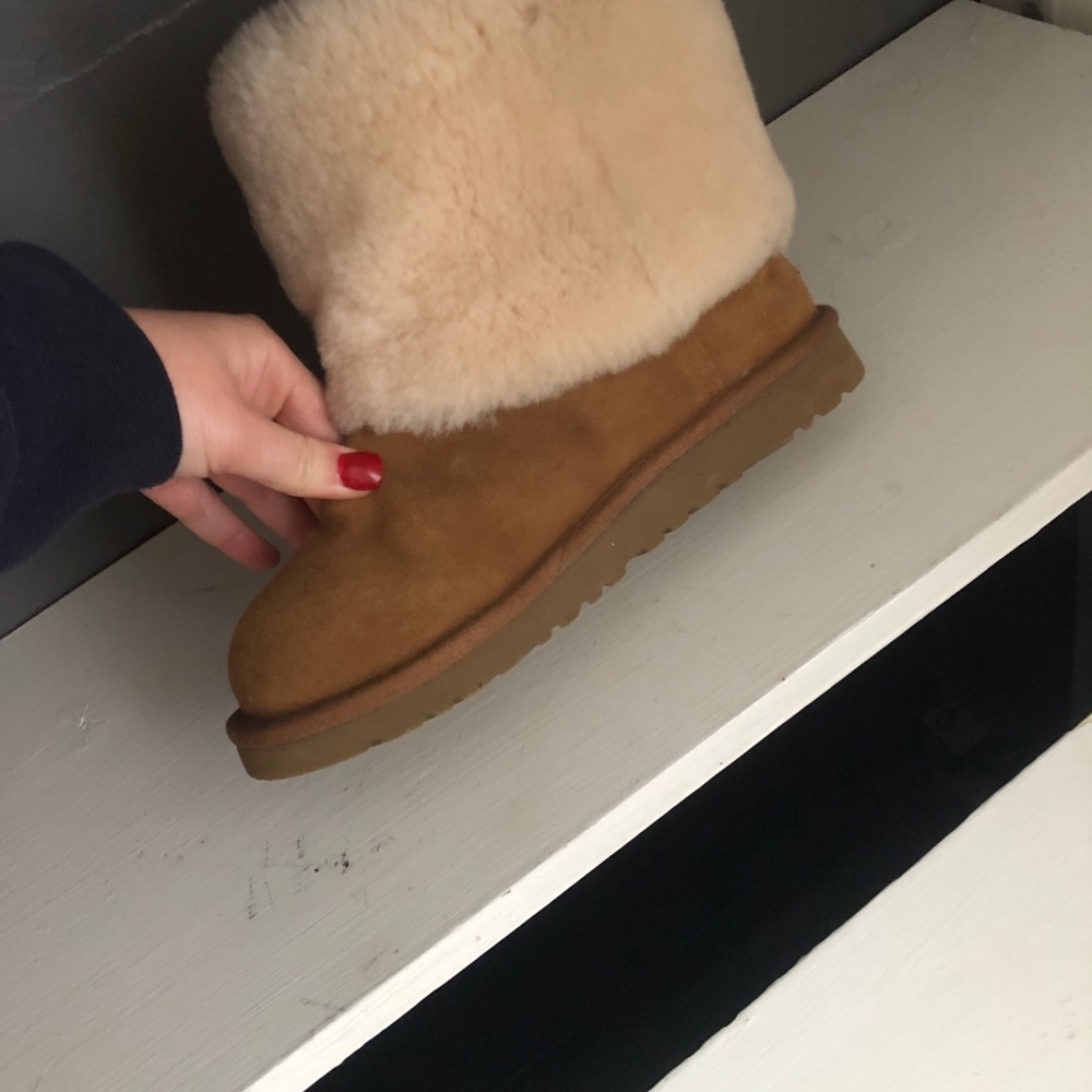 UGGs - Picture 4 of 8